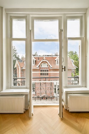 Medium property photo - Jacob Obrechtstraat 1-2, 1071 KC Amsterdam